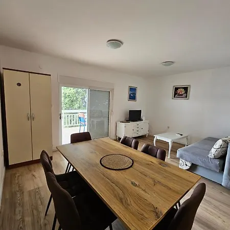 Roing S Apartment