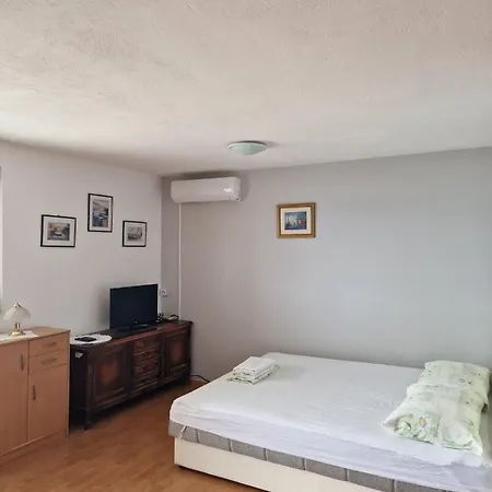 Roing S Apartment