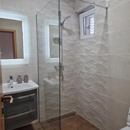 Roing S Apartment Stanici