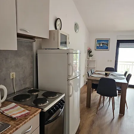Roing S Apartment Stanici