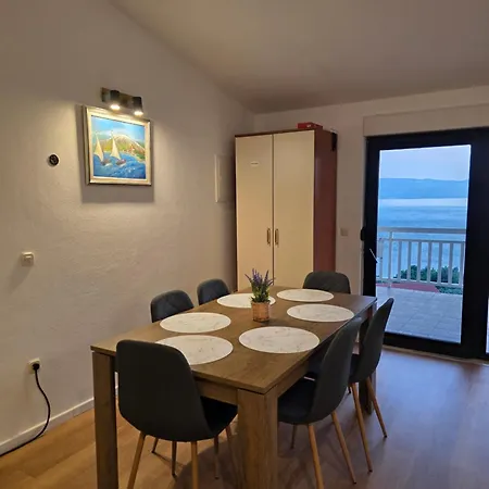 Roing S Apartmán Stanici
