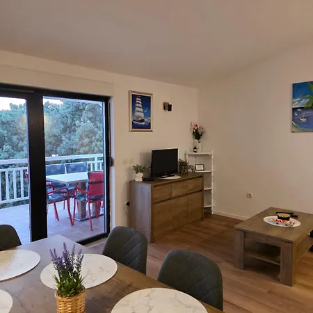 Roing S Apartmán